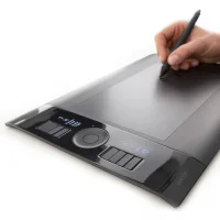 Tablety, piórka, akcesoria